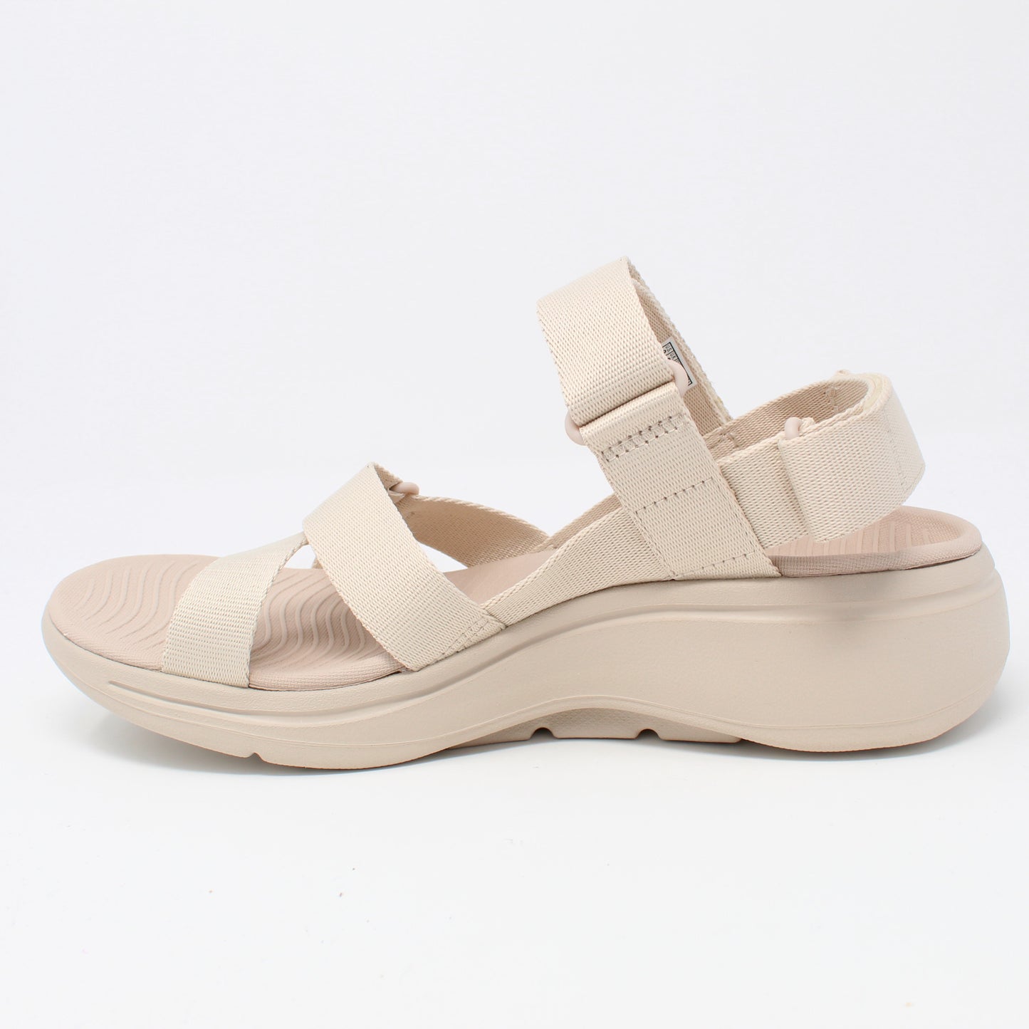 go-walk-arch-fit-sandal-attractionBeige